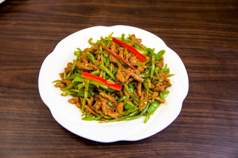 b02. shredded beef with cayenne pepper 小椒牛肉丝 <img title='Spicy & Hot' align='absmiddle' src='/css/spicy.png' />